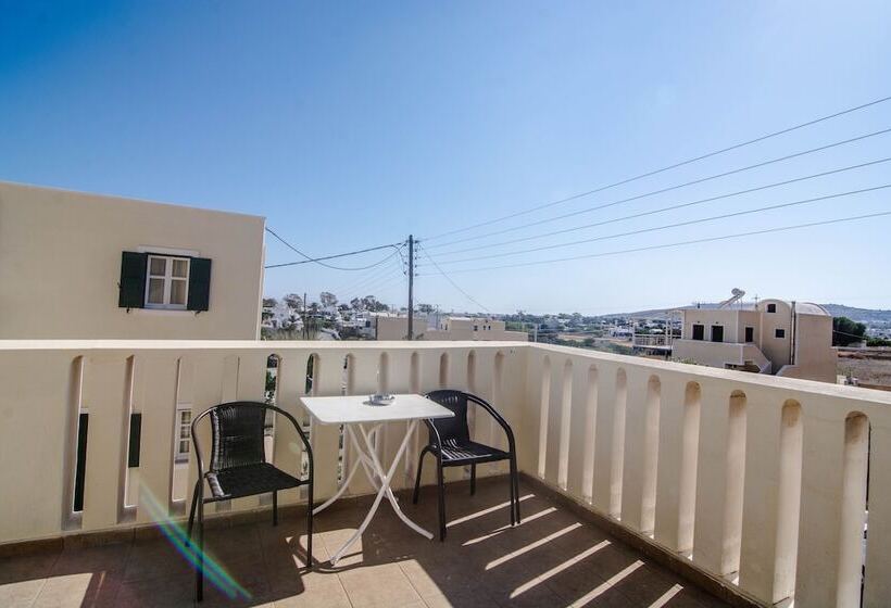 استودیوی استاندارد, Phevos Villa