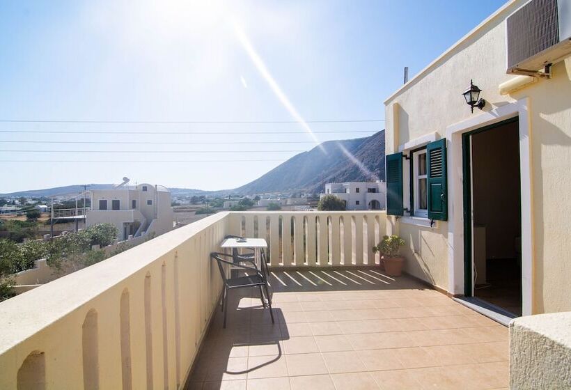 استودیوی استاندارد, Phevos Villa