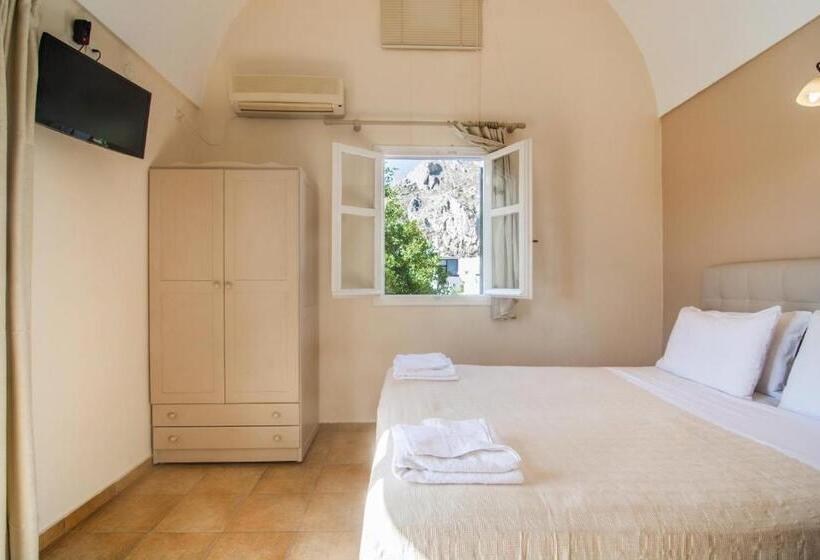 استودیوی استاندارد, Phevos Villa