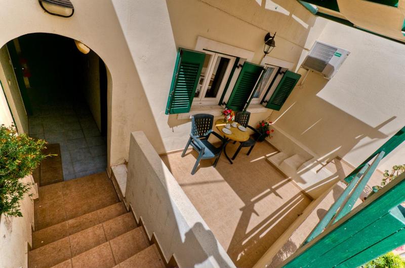 Economy Quadruple Room, Phevos Villa