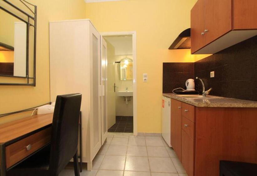 Economy Quadruple Room, Phevos Villa
