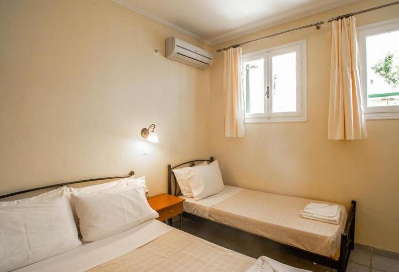 Economy Quadruple Room, Phevos Villa