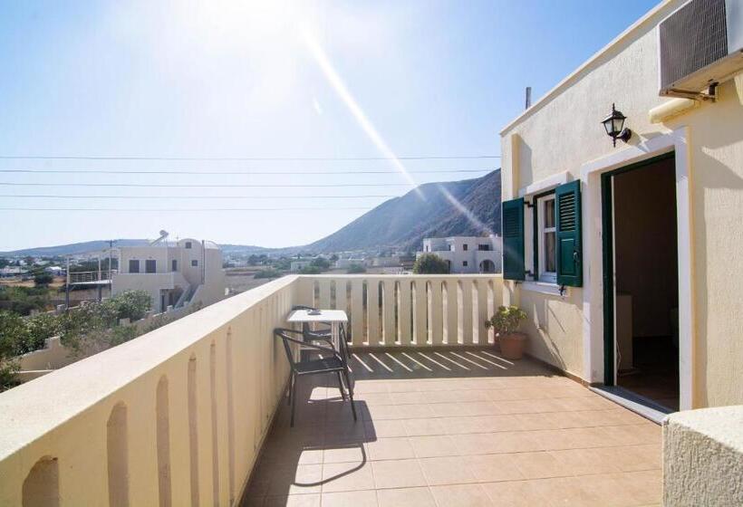 استودیوی استاندارد, Phevos Villa