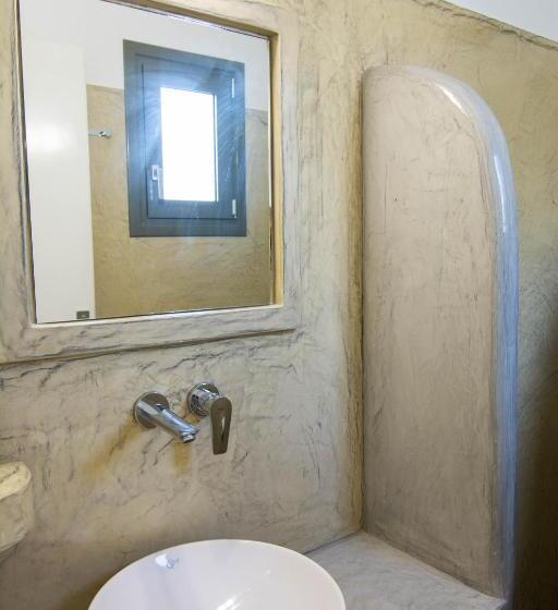 استودیوی استاندارد, Phevos Villa
