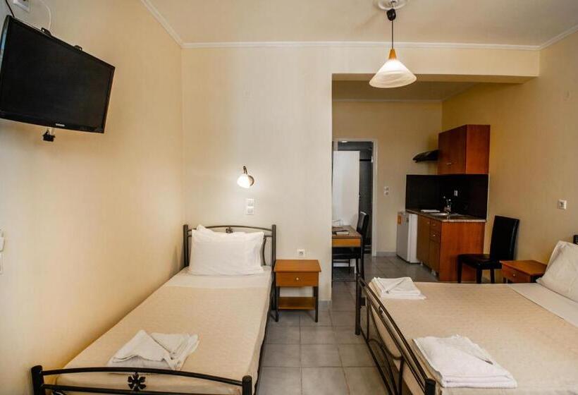 Economy Quadruple Room, Phevos Villa