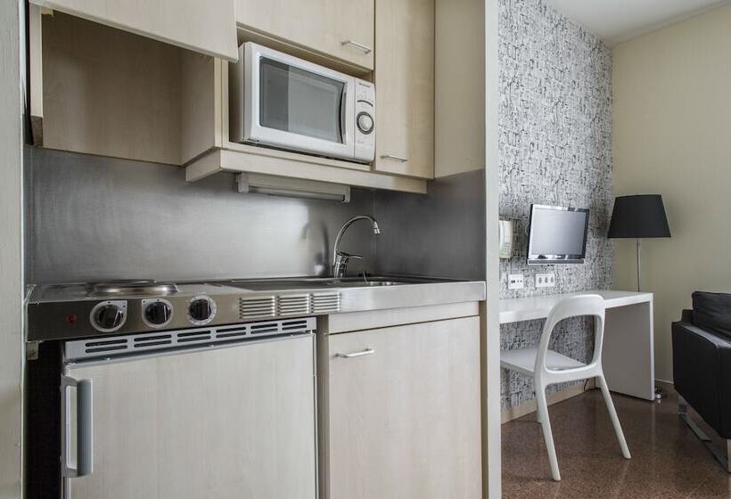 エクゼクティブワンルーム, Residencia Universitaria Blas De Otero