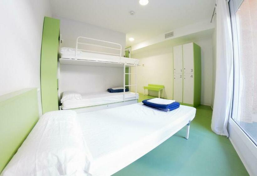 Номер Стандарт Трехместный, Sant Jordi Hostels Sagrada Familia
