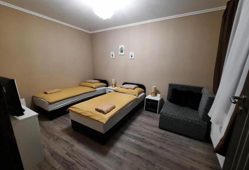 스위트, Borostyán Panzió
