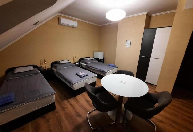 3-Bett-Standardzimmer, Borostyán Panzió