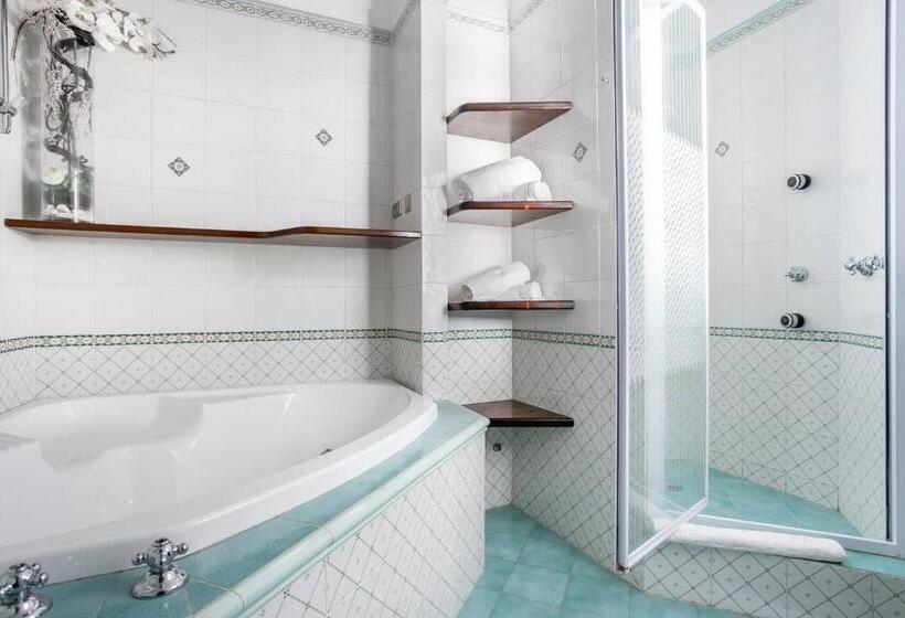 اتاق سوپریور, Homescape Frascati
