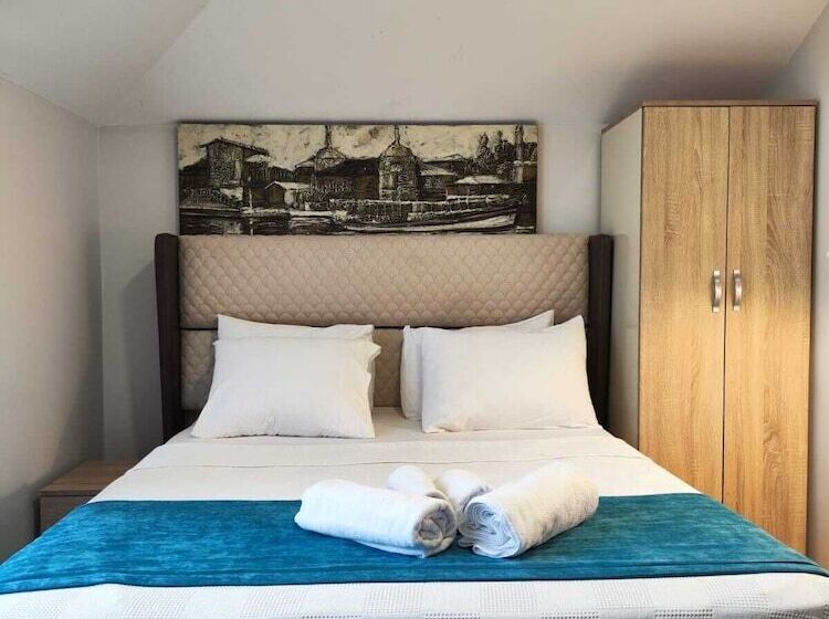 سوییت خانوادگی, Gloria Suite