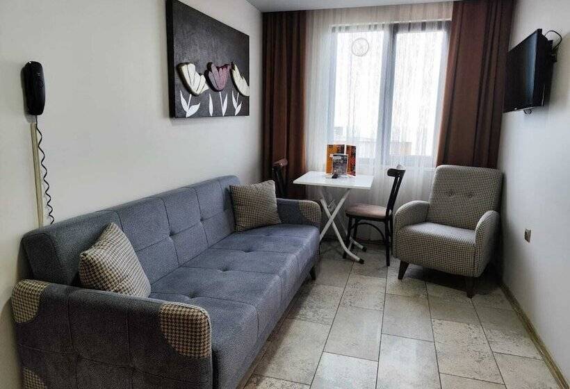 سوییت خانوادگی, Gloria Suite