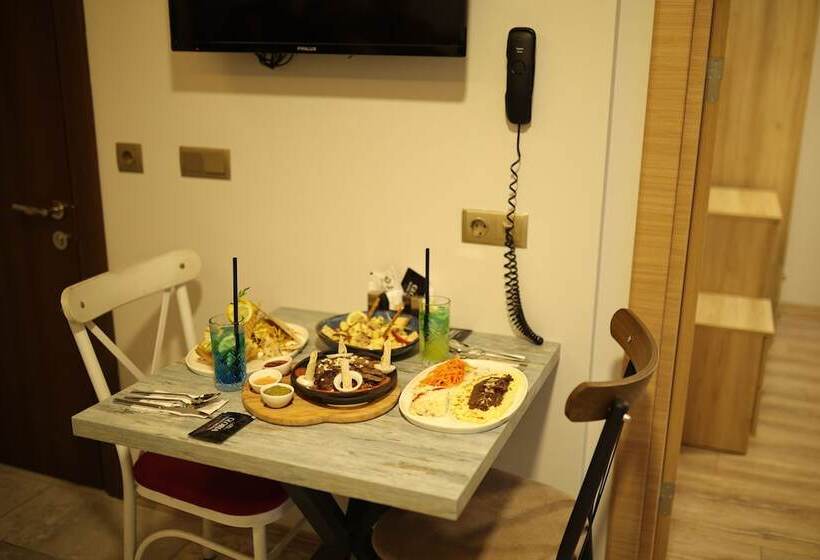 سوییت سوپریور, Gloria Suite