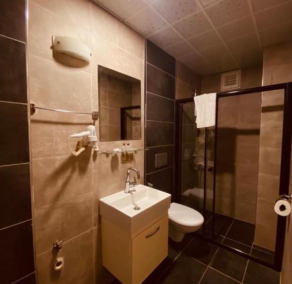 سوییت خانوادگی, Gloria Suite