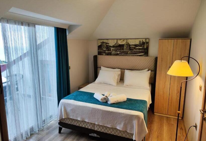 Suite with Terrace, Gloria Suite