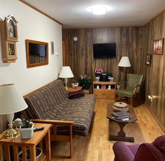 Апартаменты 1 Спальня, Pine Valley Motel