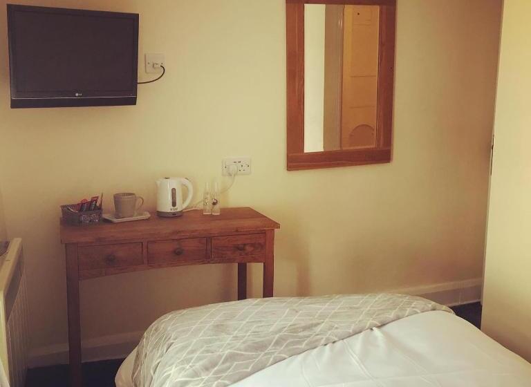 标准单人间, The Swan Inn Newport