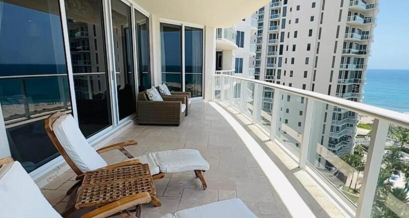 Апартаменты 3 Спальни, Ritz Carlton Luxurious Residence On Singer Island
