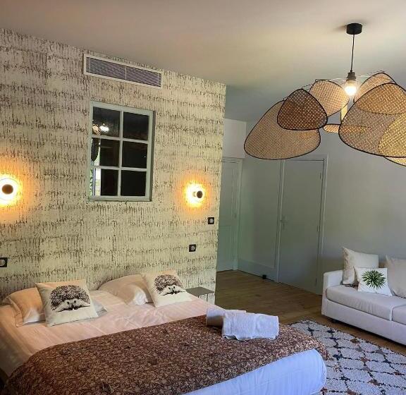 Номер Стандарт Вид на Горы, Domaine Clairfontaine Noyarey   Suites Junior