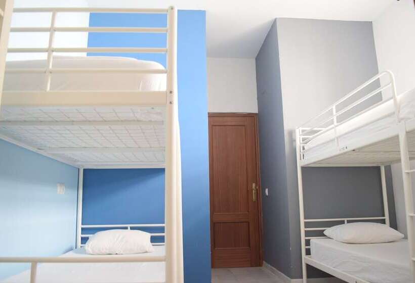 Четырехместный Номер Стандарт, Hostal Baobab