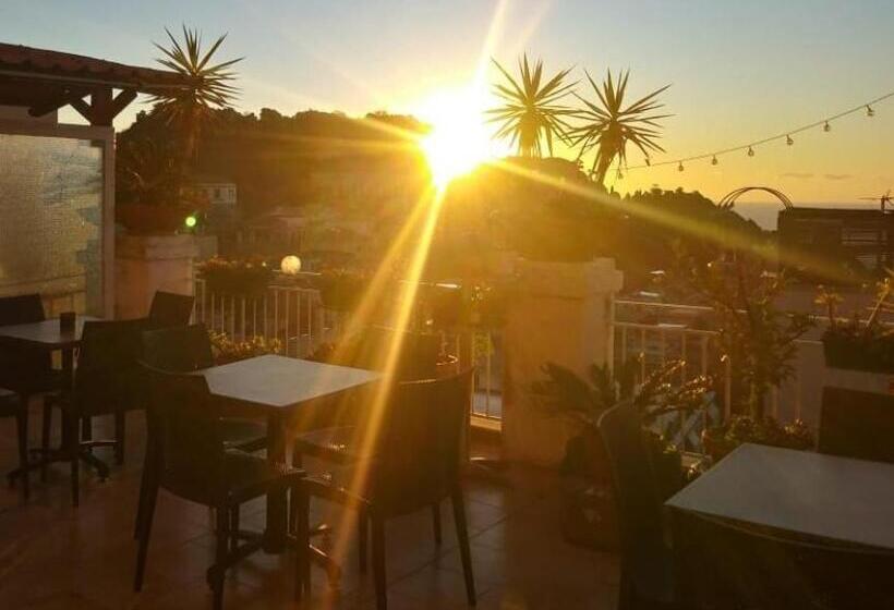 اتاق استاندارد, Private Room Stanza Privata With Private Bathroom   Shared Kitchen And Beautiful Terrace On Taormina