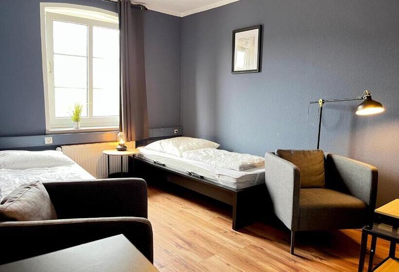 Номер Стандарт Совместная Ванная, Blue Doors Hostel Ktv