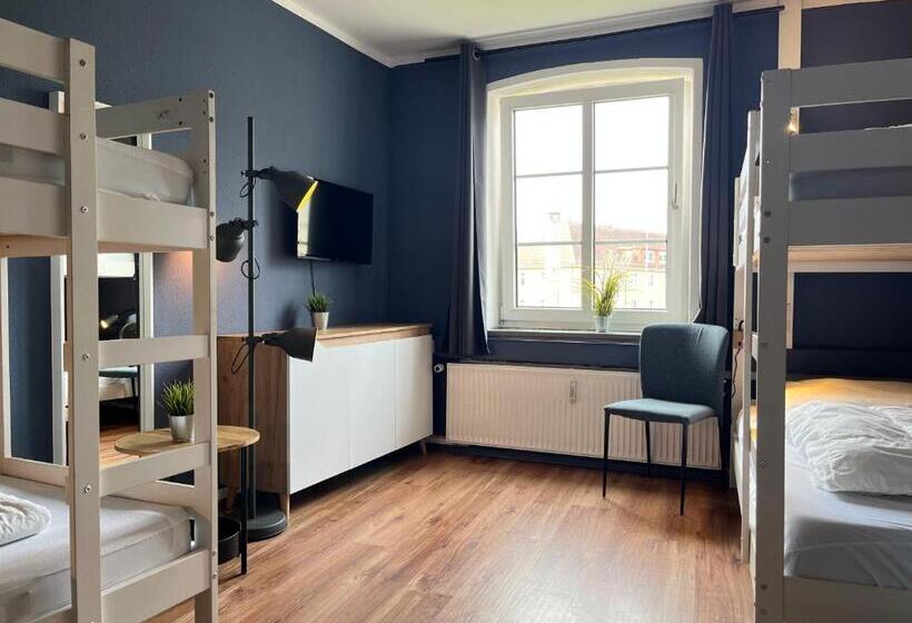 Семейный Номер Совместный Санузел, Blue Doors Hostel Ktv