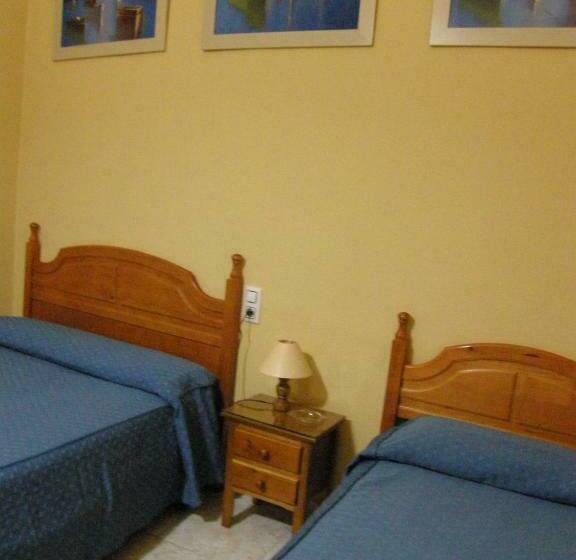 اتاق استاندارد سه نفره, Hostal Fantoni