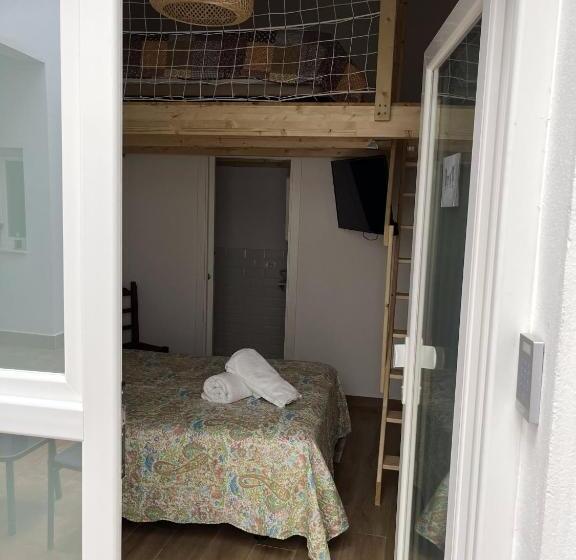 スタンダード４人部屋, Apartamentos El Alcazar De Jerez