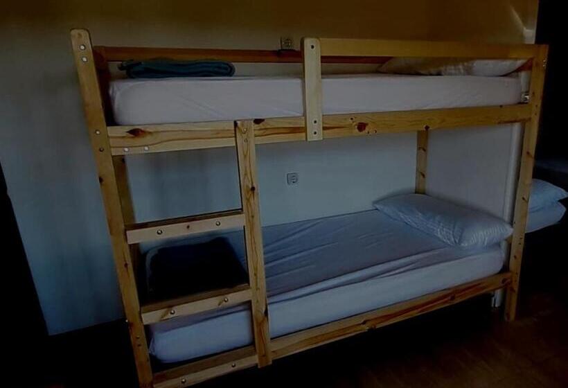 Cama em Quarto Compartilhado, Albergue La Costana