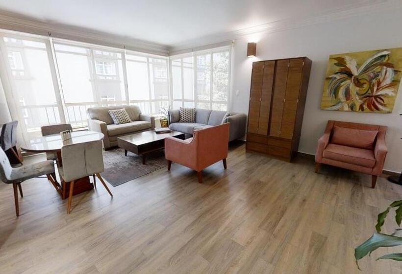 Suite con Balcón, Tokio Suites