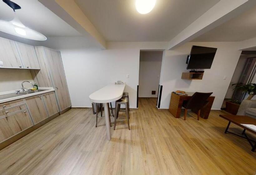 Junior Suite, Tokio Suites