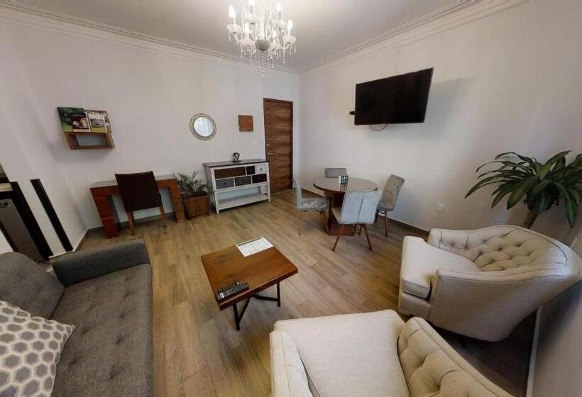 Estudio Estándar Cama King, Tokio Suites