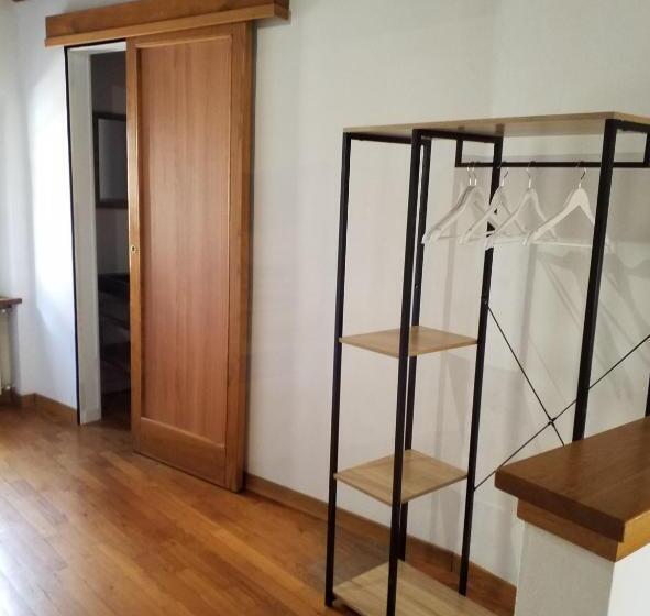 Номер Стандарт Трехместный, Contemporary Rooms