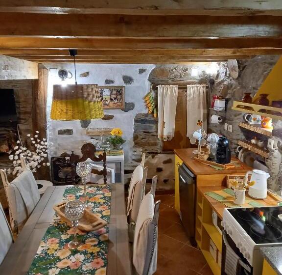 خانه 2 خوابه, Talasnal Casas Da Urze Ter