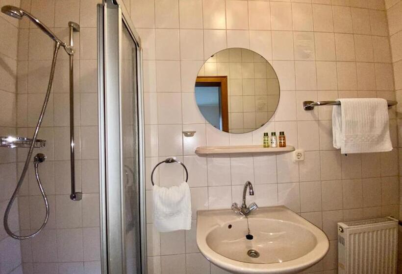 Номер Стандарт с Балконом, Winzerhaus Im Oberdorf   Fewo U Zimmer   Auch Kombinierbar