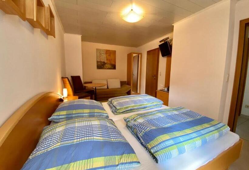 家庭间, Winzerhaus Im Oberdorf   Fewo U Zimmer   Auch Kombinierbar
