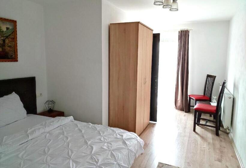 Номер Стандарт с Балконом, Regal Guest House