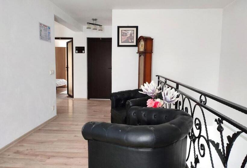 Номер Стандарт с Террасой, Regal Guest House