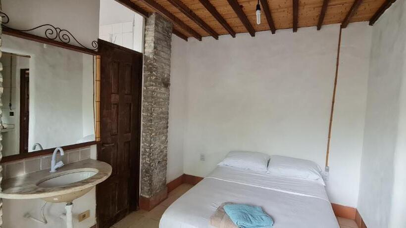 标准三人间, Pousada Bodega Da Terra