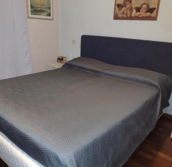 Standard room with outdoor bath, Mazzini Affittacamere