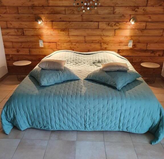 Четырехместный Номер Стандарт, Auverg Nature Chambre Combrailles