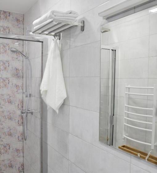 اتاق استاندارد, Tip Tap Guest House