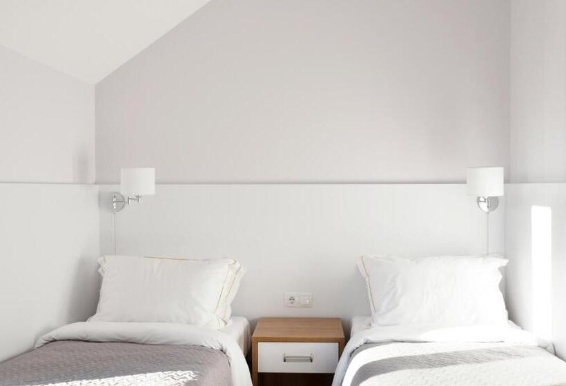 سوییت خانوادگی, Tip Tap Guest House