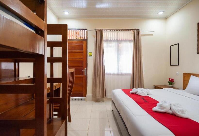اتاق خانوادگی, Vaccinated Staff  Oyo 90506 Bunga Sonsang Homestay Syariah