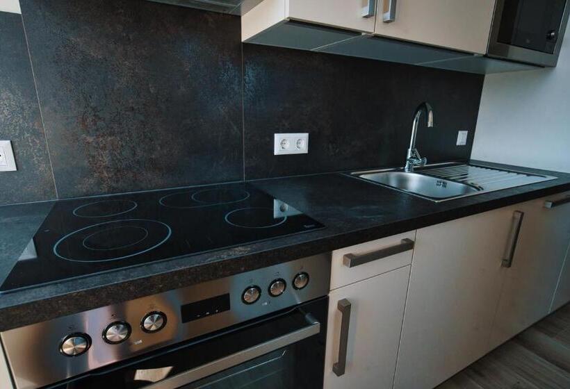 Апартаменты 2 Спальни, M 24 Apartments