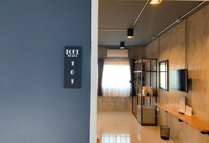 اتاق لوکس با تخت بزرگ, Loft Space