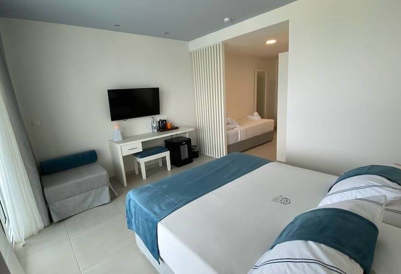 Семейный Номер, Acrotel Lily Ann Village