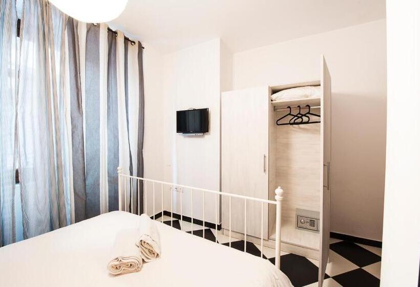 스탠다드 룸, Safestay Athens Monastiraki