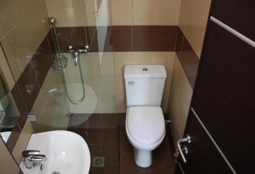 Номер Стандарт с Балконом, Pella Inn Hostel
